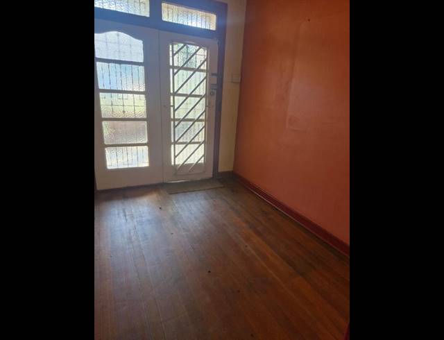 2 BEDROOM HOUSE FOR SALE IN BEZUIDENHOUT VALLEY